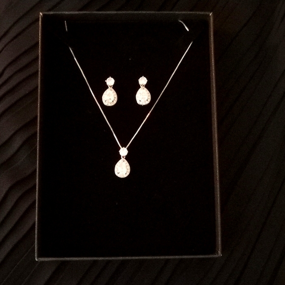 Bridal or Bridesmaid CZ and White GF Earrings and Necklace Gift Set - Picture 2 of 8